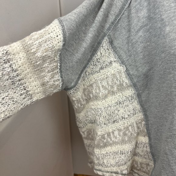 Free People Slouchy Oversized Mixed Fabric Sweater Sweatshirt Size Medium - Picture 4 of 14